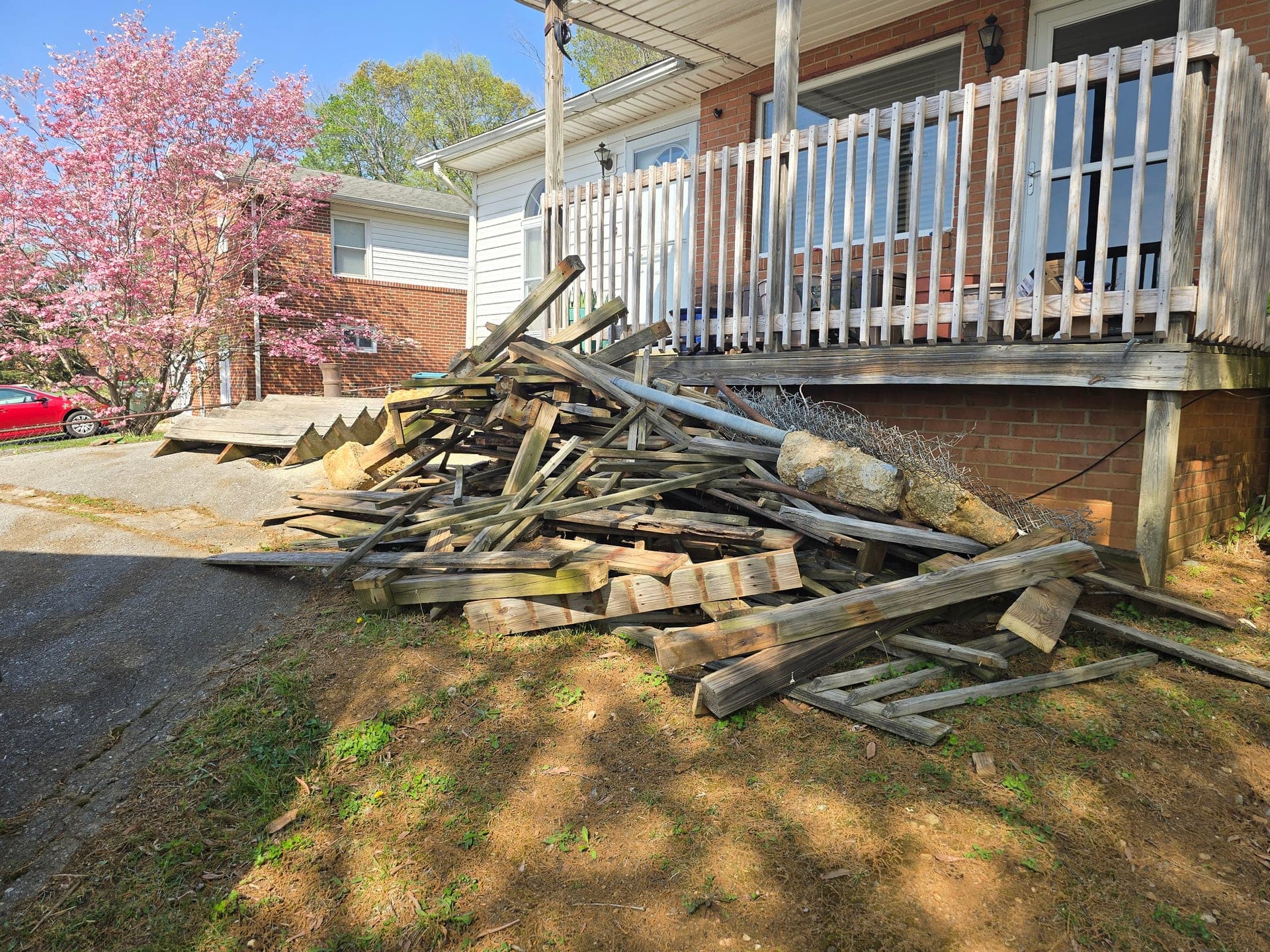 Exterior construction debris cleanup in Kingsport, TN