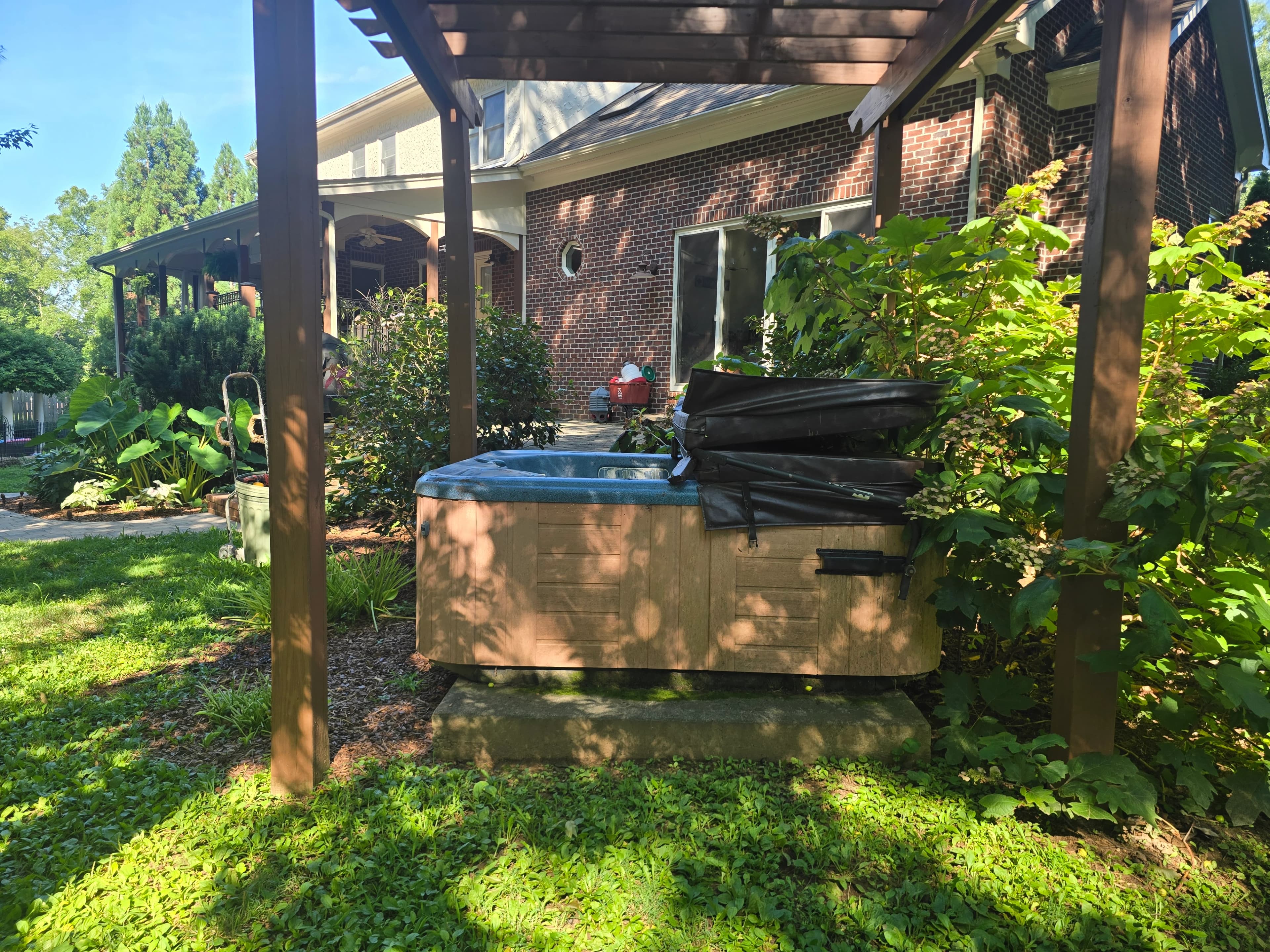 Hot tub before removal in Piney Flats, TN