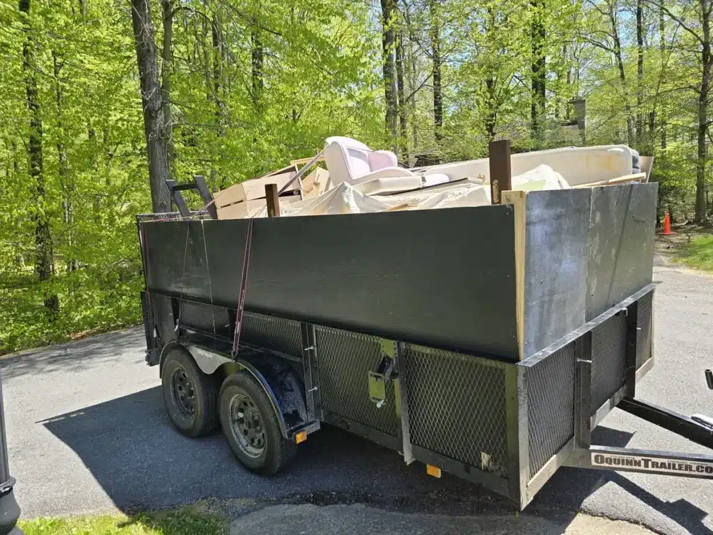 Kraken Junk Removal Offers Electronic Waste Recycling Near Me In The Tri-Cities, TN area.